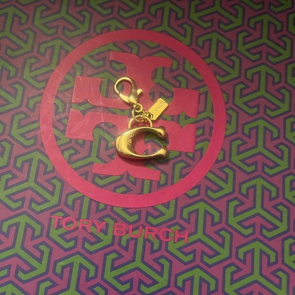C gold Keychain - Picture 1 of 3